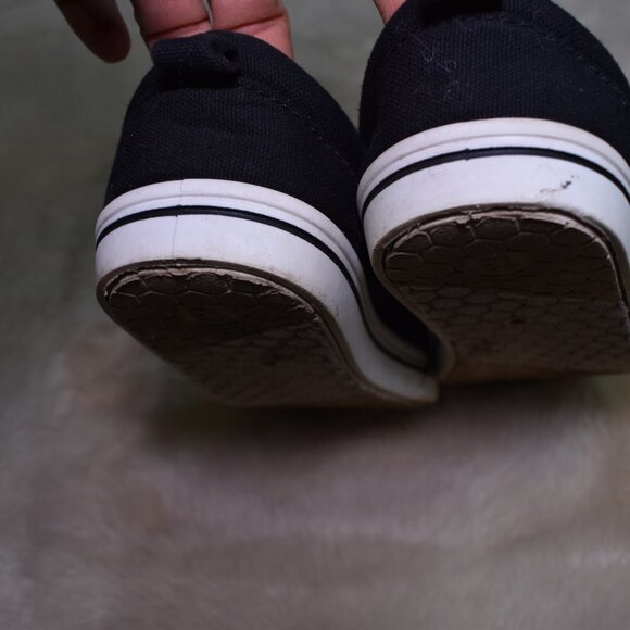 Cat & Jack Black Slip on Slide on Canvas Casual Sneakers Size 13 - Picture 7 of 9